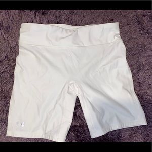 🌸Woman’s Under Armour Compression Shorts -Spandex
